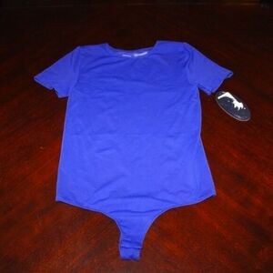 Scoop Seamless Short Sleeve Crew Neck Thong Bodysuit – Size M – NWT